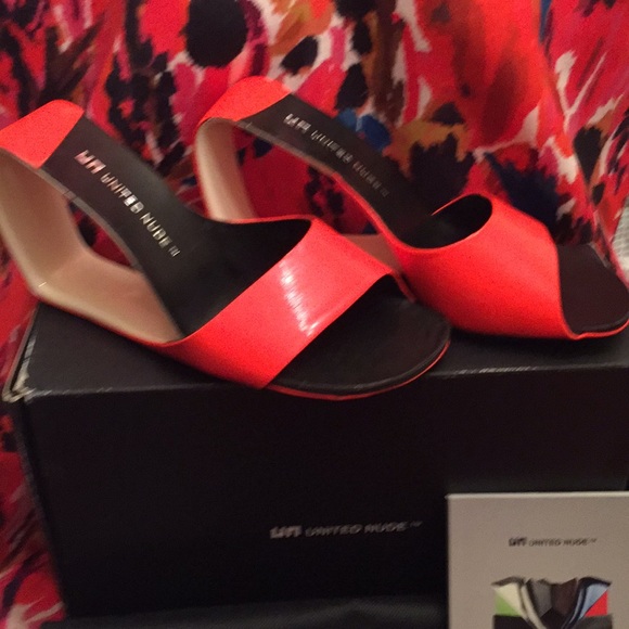 SOLD! United Nude Rare Slides - Picture 2 of 8